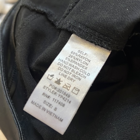 💥4 for $25💥 Chocolate black vegan leather skinny pants - Picture 5 of 6